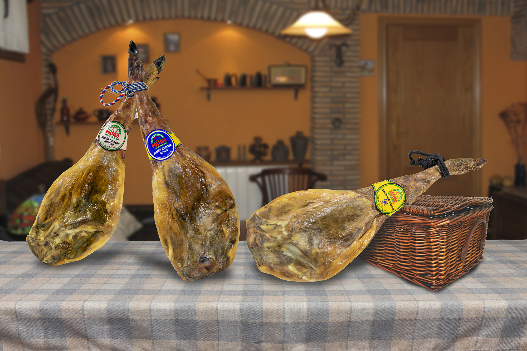 Tras un lento proceso de salado y curación en nuestras bodegas